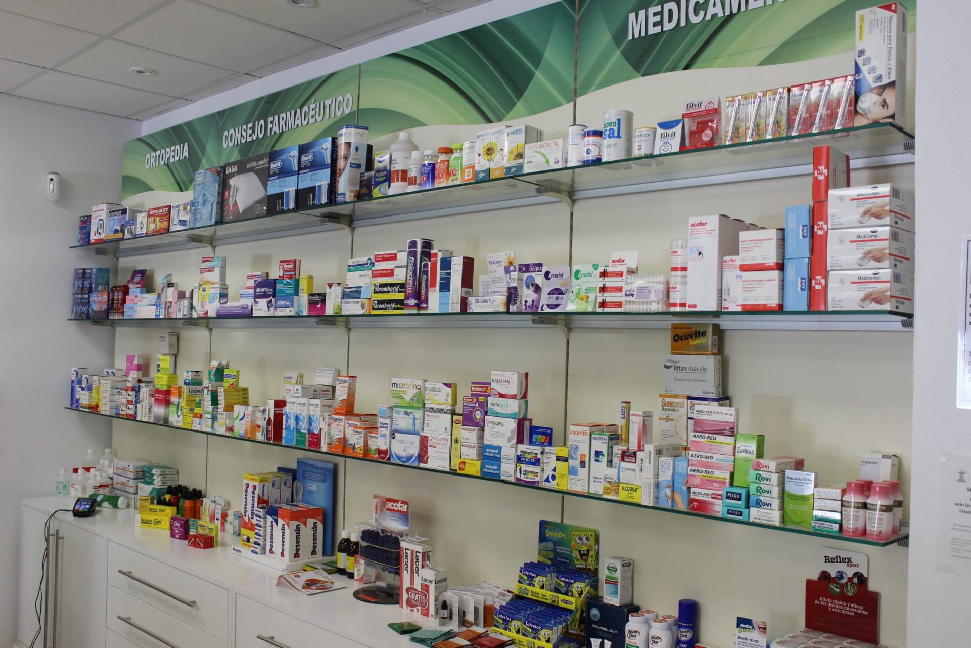 estanterias para farmacia