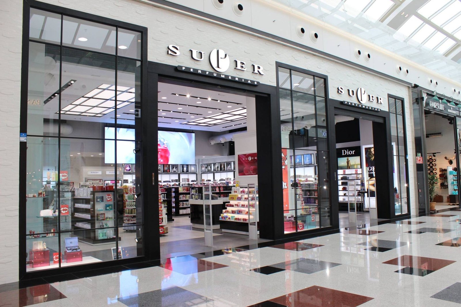 super-perfumerias-nevada-jn-retail