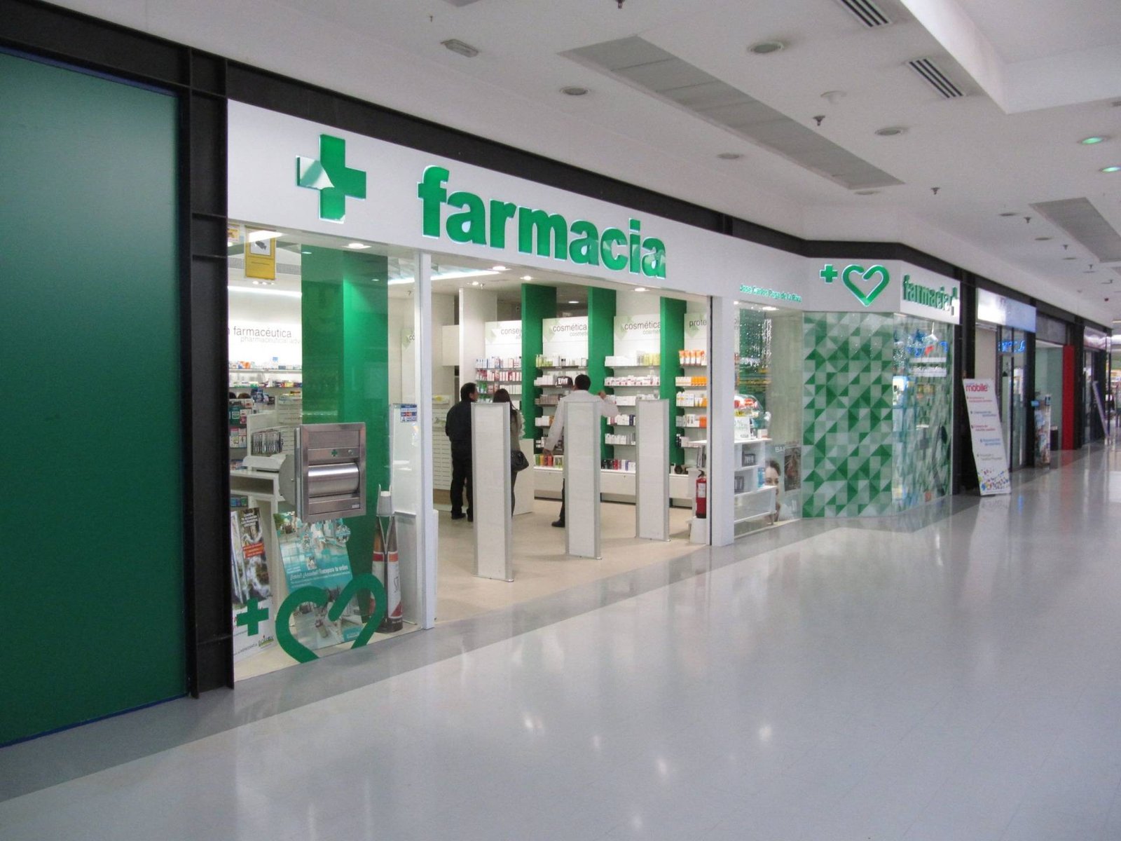farmacia malaga mobiliario comercial