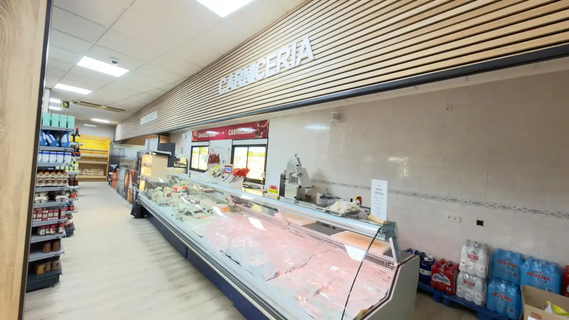 Vitrina mostrador refrigerada para carniceria y charcuteria profesiona scaled